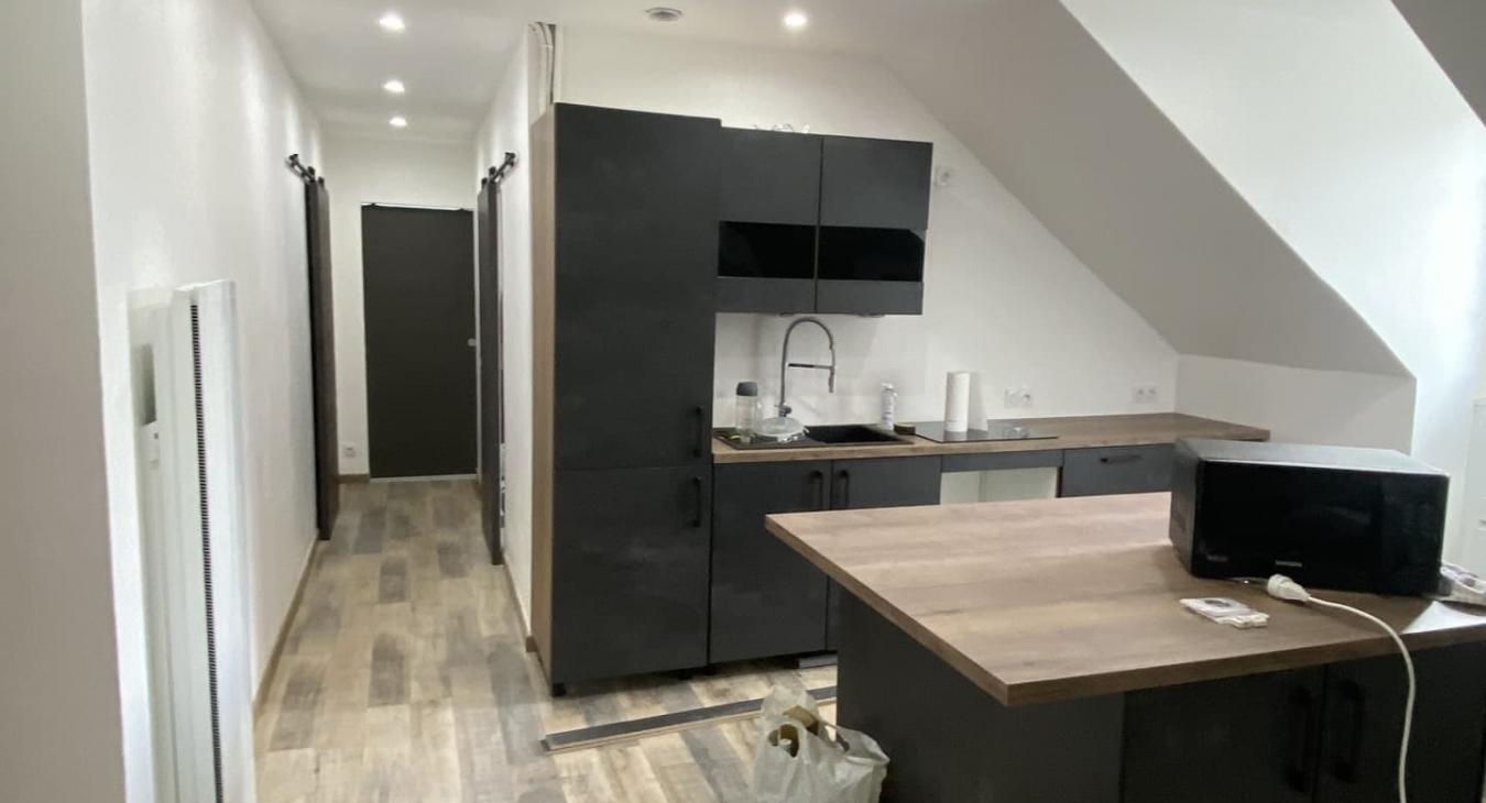 Pose d'une cuisine équipée